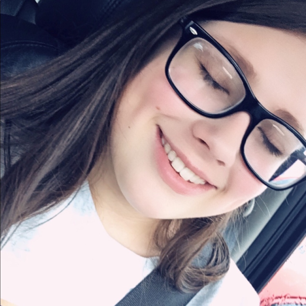 Meet your Posher, Lily